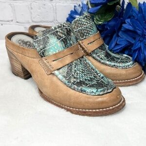 |•FREEBIRD BY STEVEN•| Collins Mule Leather Tan + Turquoise Snake Size 6